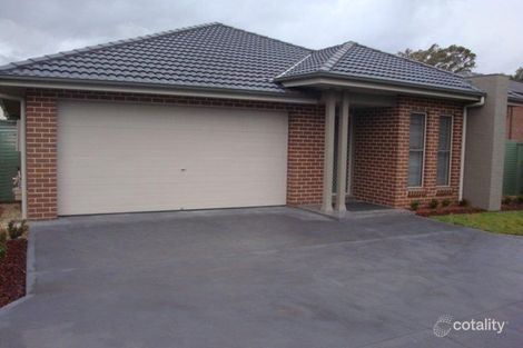 Property photo of 19 Comberford Close Prairiewood NSW 2176