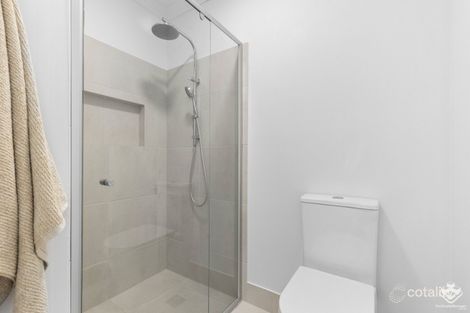 633 Boat Harbour Dr, Urangan, QLD 4655