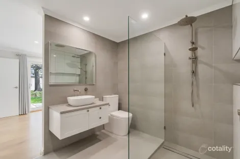 Property photo of 24 Milburn Place Craigieburn VIC 3064