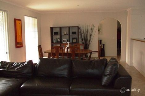 Property photo of 13 Tamworth Drive Helensvale QLD 4212