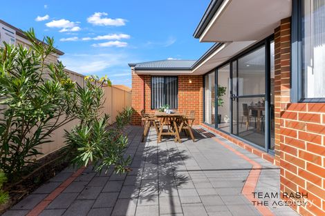 Property photo of 25/11 Hazlett Way Canning Vale WA 6155