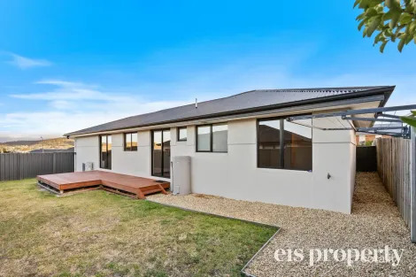 Property photo of 1/6 Loch Way Oakdowns TAS 7019