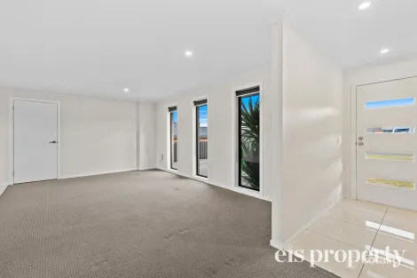 Property photo of 1/6 Loch Way Oakdowns TAS 7019