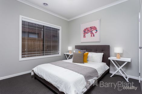 Property photo of 4 Tuncurry Road Point Cook VIC 3030