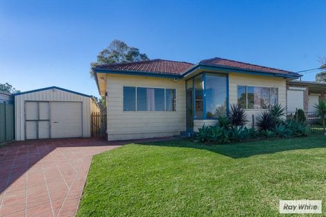 4 Arnold Cres, Lake Heights, NSW 2502
