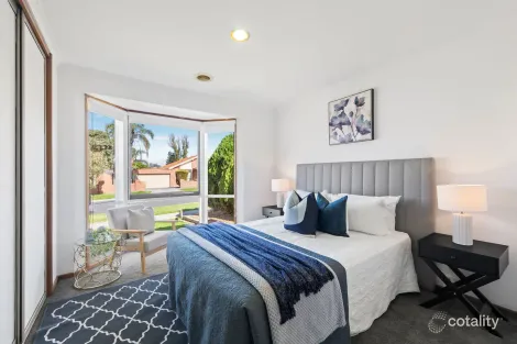 Property photo of 10 Grenda Drive Mill Park VIC 3082