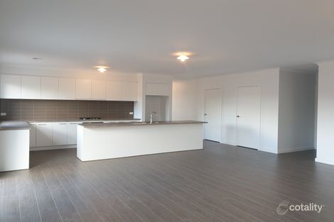 Property photo of 2 Rennick Avenue Kyneton VIC 3444