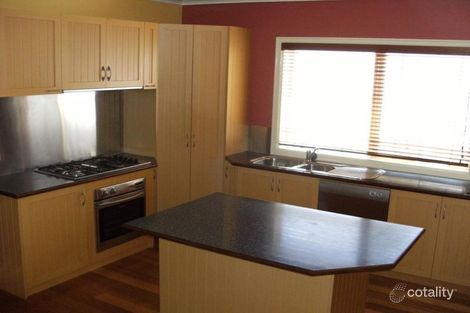 Property photo of 18 Fourth Avenue Rowville VIC 3178