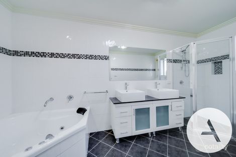 Property photo of 13 Allambee Street Jerrabomberra NSW 2619