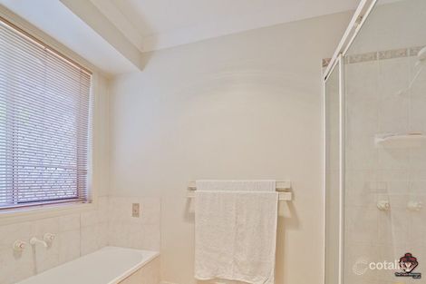 Property photo of 36 Hummingbird Crescent Wishart QLD 4122