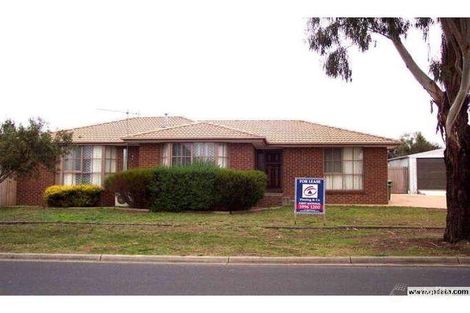 74 Lesdon Ave, Cranbourne, VIC 3977