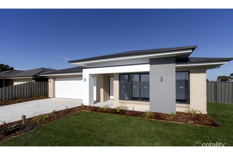 2 Page Ct, Sale, VIC 3850
