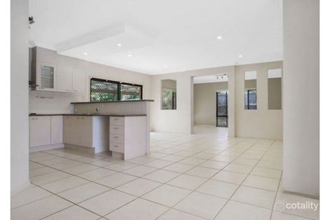 Property photo of 15 Cocoparra Crescent Parkinson QLD 4115