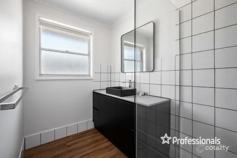 Property photo of 33 Lawrence Street Wodonga VIC 3690