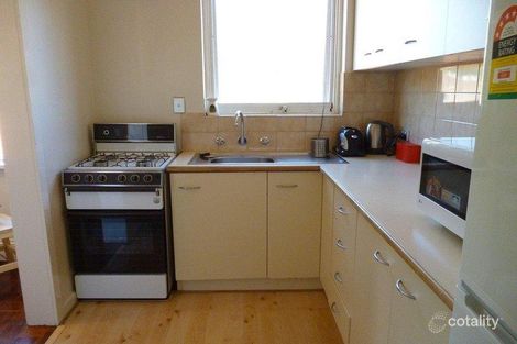 Property photo of 9/5 Westbury Grove St Kilda East VIC 3183