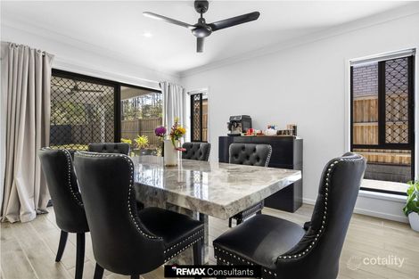 Property photo of 15 Lakeshore Crescent Willawong QLD 4110