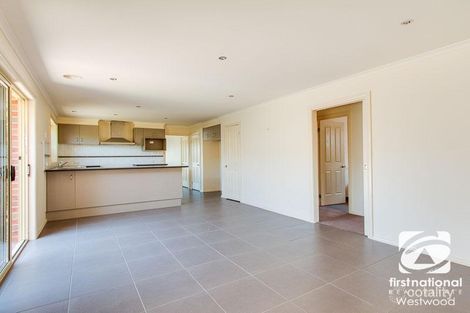 Property photo of 10 Bridlepath Drive Truganina VIC 3029