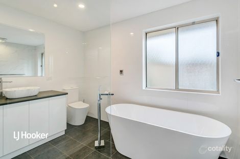 Property photo of 5 Austerlitz Court Greenwith SA 5125