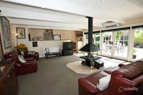 Property photo of 8 Lindisfarne Crescent Lake Wendouree VIC 3350