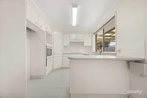 Property photo of 13 Patrick Brick Court Queanbeyan East NSW 2620
