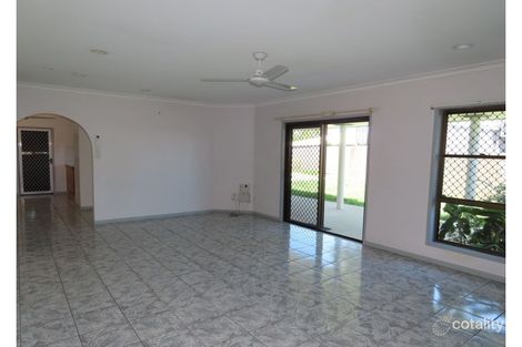 Property photo of 3/5 Tudor Court Ooralea QLD 4740