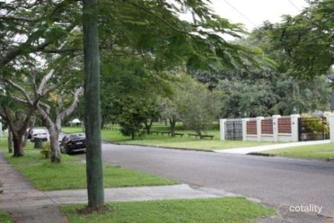 Property photo of 8 William Parade Fairfield QLD 4103