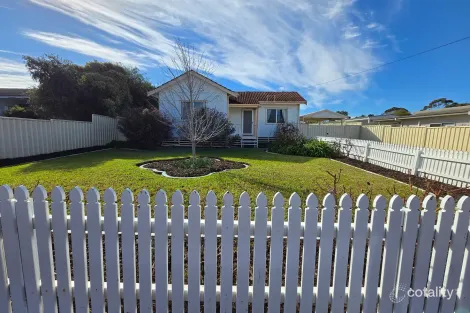 15 Bowden Tce, Katanning, WA 6317