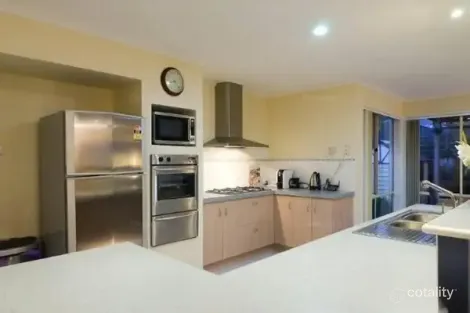 Property photo of 3 Grove Gardens Berwick VIC 3806