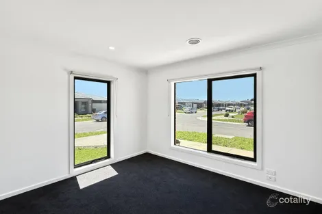 Property photo of 2 Juniperina Circuit Wallan VIC 3756