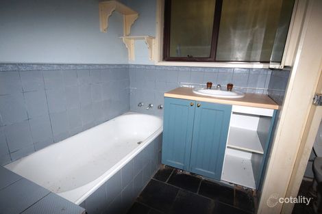 Property photo of 9 Cunningham Crescent Pakenham VIC 3810