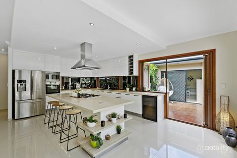 Property photo of 6 Chiquita Court Dundowran Beach QLD 4655