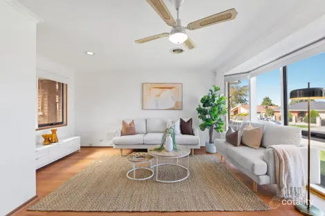 Property photo of 10 Grenda Drive Mill Park VIC 3082