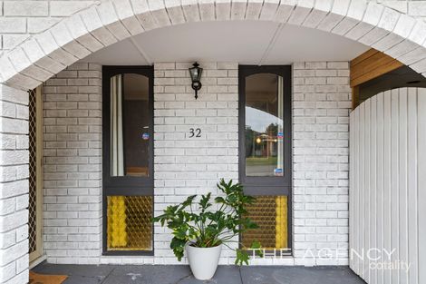 Property photo of 32 Chalfont Way Swan View WA 6056