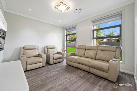 Property photo of 4 Summers Place Bradbury NSW 2560