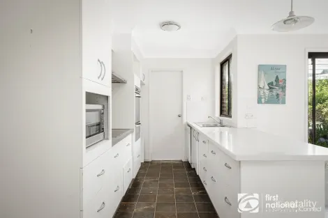 Property photo of 236 Lieutenant Bowen Drive Bowen Mountain NSW 2753