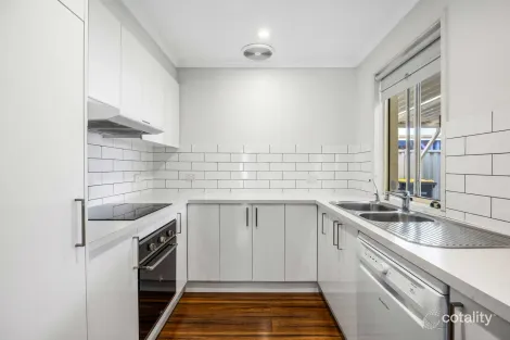 Property photo of 32 The Parkway Caroline Springs VIC 3023