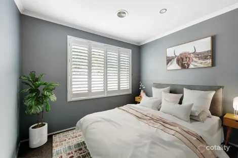 Property photo of 32 The Parkway Caroline Springs VIC 3023