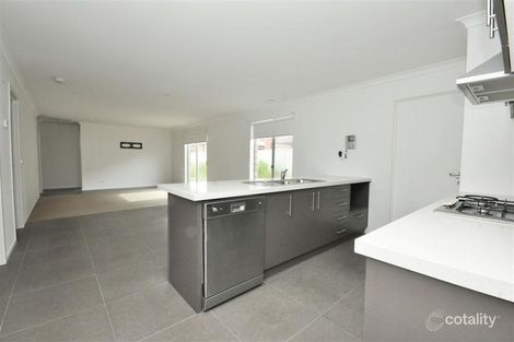 Property photo of 38 Cable Circuit Craigieburn VIC 3064