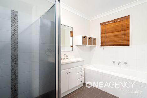 Property photo of 8 Apprentice Avenue Ashmont NSW 2650
