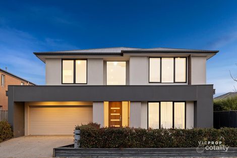 16 Yacht Rd, Point Cook, VIC 3030