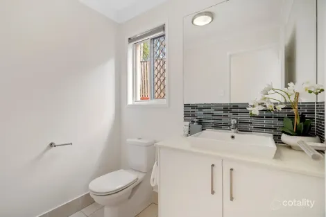 Property photo of 46 Oakview Circuit Brookwater QLD 4300