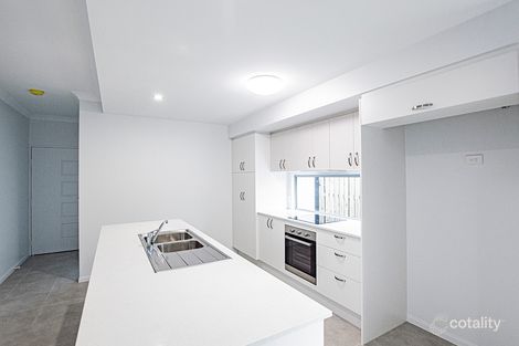 Property photo of 46 Edge Court Manoora QLD 4870