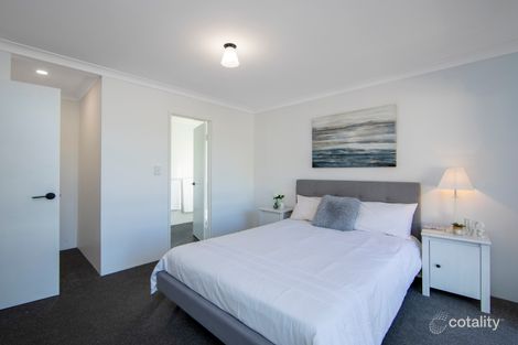 Property photo of 7 Wrasse Glade Warnbro WA 6169