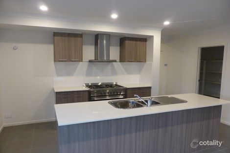 Property photo of 34 Montmarte Drive Truganina VIC 3029