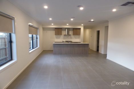 Property photo of 34 Montmarte Drive Truganina VIC 3029