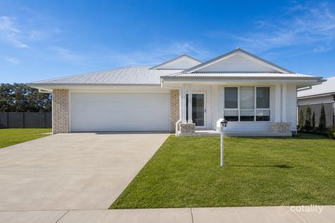 98 Kohler Dr, Yamba, NSW 2464
