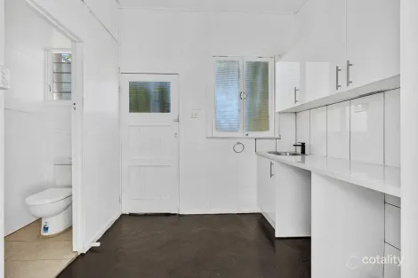 Property photo of 40 King Street Moura QLD 4718