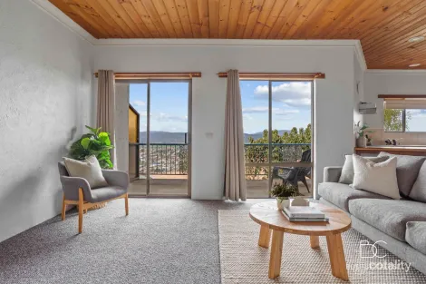 Property photo of 2/69 Salisbury Crescent West Launceston TAS 7250