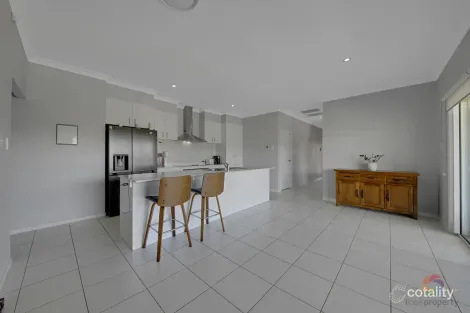 Property photo of 7 Nardoo Place Glen Eden QLD 4680
