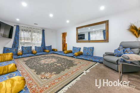 Property photo of 10 Pemberton Drive Narre Warren VIC 3805